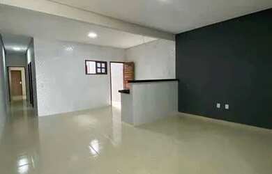 Imagem: A casa possui 2 Dormitórios, 1 Banheiro, 1 Vaga na garagem