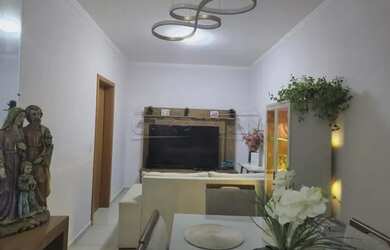 Imagem: A casa em condomínio possui 3 Dormitórios, 1 Banheiro, 2 Vagas