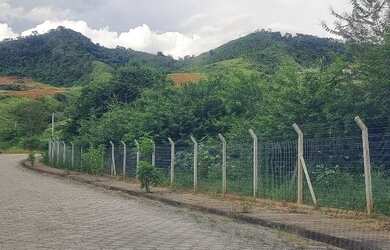 Imagem 2: Lote no Condomínio Olhos D x27 Água - Estudo carro no negócio