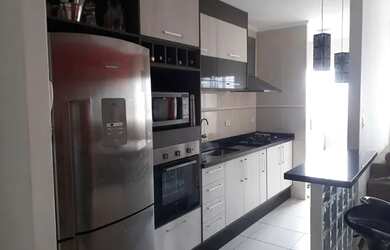 Imagem: O apartamento possui 2 Dormitórios, 1 Banheiro, 1 Vaga na garagem