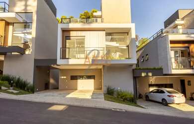 Imagem: A casa em condomínio possui 3 Dormitórios, 5 Banheiros, 2