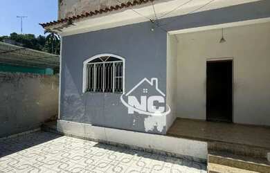 Imagem: A casa possui 3 Dormitórios, 1 Banheiro, 1 Vaga na garagem