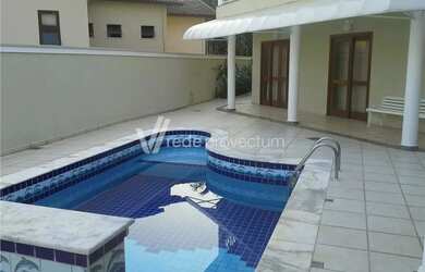 Imagem: A casa em condomínio possui 4 Dormitórios, 5 Banheiros, 4