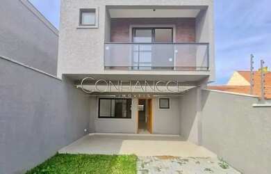 Imagem: A casa possui 3 Dormitórios, 2 Banheiros, 1 Vaga na garagem