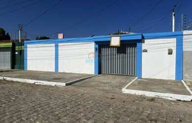 Imagem: A casa possui 3 Dormitórios, 2 Banheiros, 1 Vaga na garagem