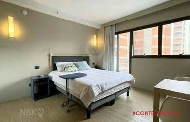 Imagem: O apartamento possui 1 Dormitório, 1 Banheiro, 1 Vaga na garagem