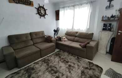 Imagem: A casa possui 3 Dormitórios, 1 Banheiro, 1 Vaga na garagem