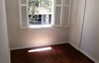 Imagem: O apartamento possui 2 Dormitórios, 1 Banheiro, 65m² de Área