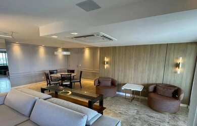 Imagem: O apartamento possui 4 Dormitórios, 2 Banheiros, 3 Vagas na