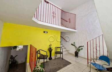 Imagem: A casa possui 3 Dormitórios, 4 Banheiros, 2 Vagas na garagem