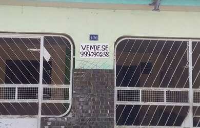 Imagem: A casa possui 3 Dormitórios, 2 Banheiros, 1 Vaga na garagem