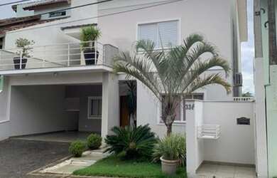 Imagem: A casa em condomínio possui 4 Dormitórios, 5 Banheiros, 1