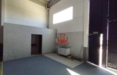 Imagem: O depósito possui 230m² de Área e está localizado em Parque