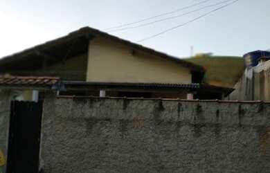 Imagem 2: CASA VENDO OU ALUGO. Varanda, 80m² de Área, 1 Banheiroe2 Dormitórios