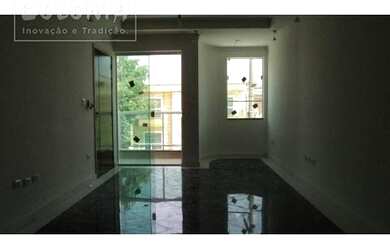 Imagem: O apartamento possui 3 Dormitórios, 2 Banheiros, 3 Vagas na