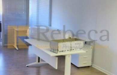 Imagem: O depósito possui 1 Vaga na garagem e 76m² de Área e está