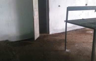 Imagem 3: Alugo galpão 800. 