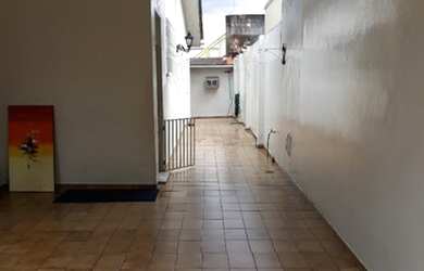 Imagem 3: Casa ao lado do Amazonas Shopping, entrada pela Djalma Batista