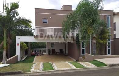 Imagem: A casa em condomínio possui 3 Dormitórios, 3 Banheiros, 4