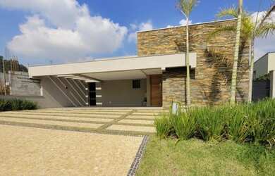 Imagem: A casa em condomínio possui 3 Dormitórios, 4 Banheiros, 5