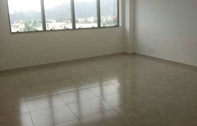 Imagem: O depósito possui 1 Vaga na garagem, 37m² de Área e está