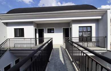 Imagem: O depósito possui 5 Vagas na garagem, 300m² de Área, Imóvel