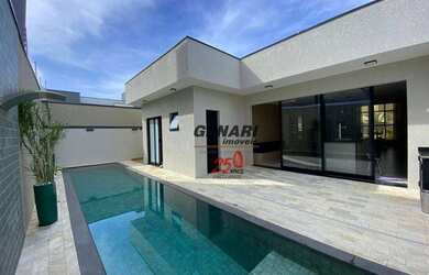 Imagem: A casa em condomínio possui 3 Dormitórios, 2 Banheiros, 4