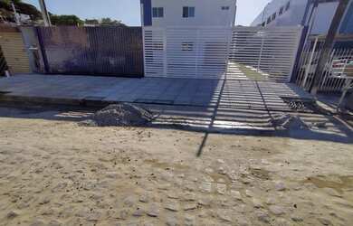 Imagem: A casa possui 2 Dormitórios, 2 Banheiros, 1 Vaga na garagem