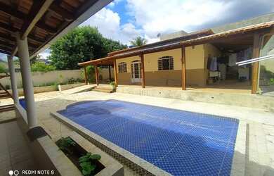 Imagem: A casa em condomínio à venda possui 5 Dormitórios, 5 Banheiros