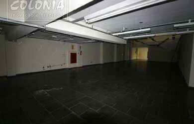 Imagem: O depósito possui 1 Vaga na garagem, 600m² de Área e está