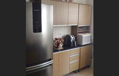 Imagem: O apartamento possui 2 Dormitórios, 1 Banheiro, 1 Vaga na garagem