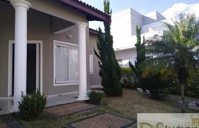 Imagem: A casa em condomínio possui 3 Dormitórios, 3 Banheiros, 5