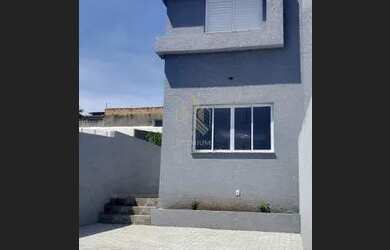 Imagem: A casa possui 3 Dormitórios, 1 Banheiro, 4 Vagas na garagem