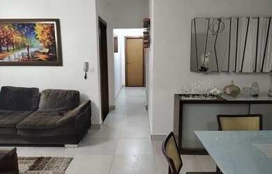 Imagem: O apartamento possui 3 Dormitórios, 2 Banheiros, 2 Vagas na