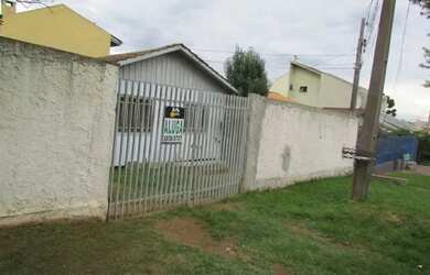 Imagem: A casa possui 2 Dormitórios, 1 Banheiro, 1 Vaga na garagem