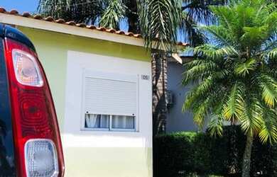 Imagem: A casa em condomínio possui 2 Dormitórios, 2 Banheiros, 2