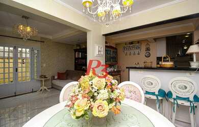 Imagem 15: Sobrado com 3 dormitórios à venda, 200 m² por R$ 2.080.000,00 - Embaré...