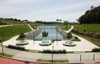 Imagem: O terreno possui 408m² de Área e está localizado em Flores