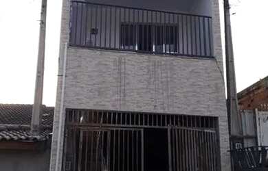 Imagem: A casa possui 2 Dormitórios, 1 Banheiro, 1 Vaga na garagem