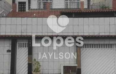 Imagem: A casa possui 4 Dormitórios, 4 Banheiros, 2 Vagas na garagem