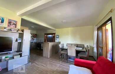 Imagem: A casa possui 3 Dormitórios, 4 Banheiros, 1 Vaga na garagem