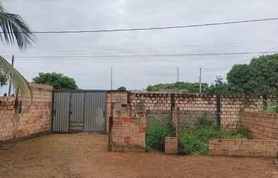 Imagem: A casa possui 2 Dormitórios, 1 Banheiro e está localizado