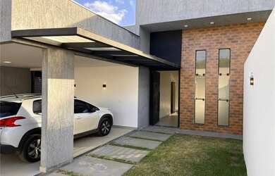 Imagem: A casa em condomínio possui 3 Dormitórios, 3 Banheiros, 2