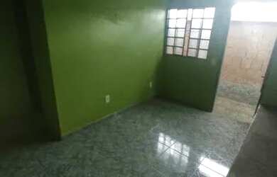 Imagem: A casa possui 1 Dormitório, 1 Banheiro e está localizado