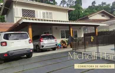 Imagem 2: Desfrute da natureza no jardim e da diversão na piscina com a família