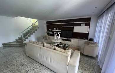 Imagem: A casa em condomínio possui 4 Dormitórios, 5 Banheiros, 3