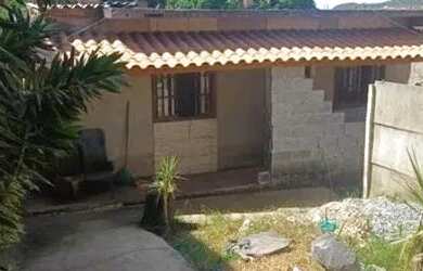 Imagem: A casa possui 1 Dormitório, 1 Banheiro e está localizado