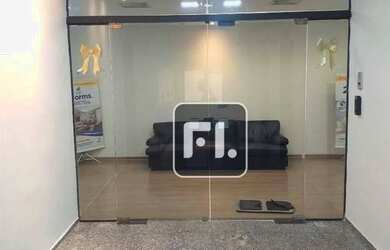 Imagem: O depósito possui 5 Vagas na garagem e 250m² de Área e está