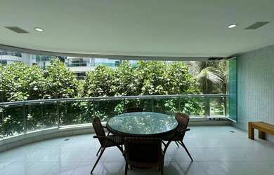 Imagem: O apartamento possui 4 Dormitórios, 5 Banheiros, 4 Vagas na