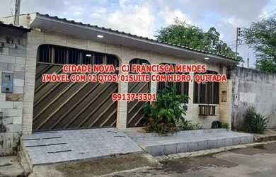 Imagem: A casa possui 2 Dormitórios, 2 Banheiros, 2 Vagas na garagem